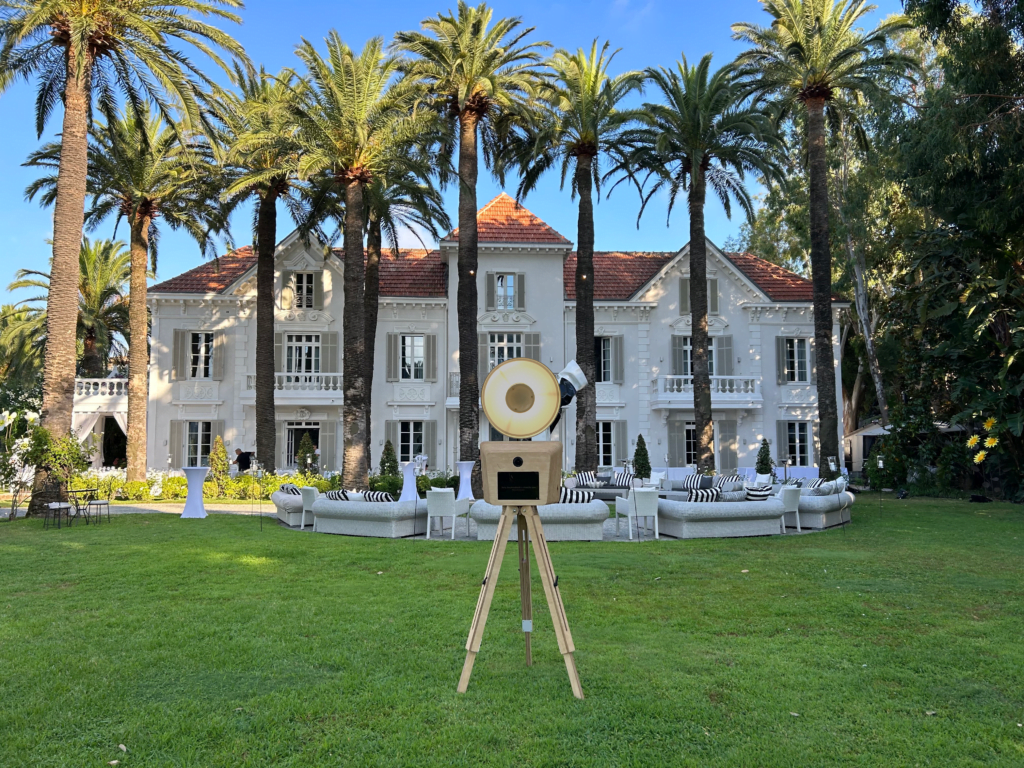 Photobooth borne photo rétro chic pendant un événement